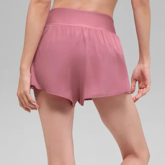 ALO V-Cute Running Short - Picture 3 of 6